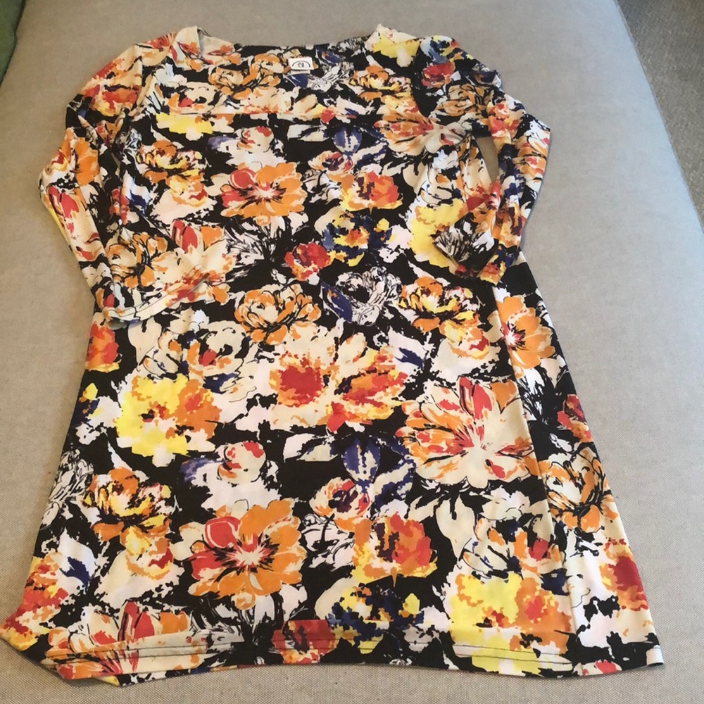 Floral shift dress